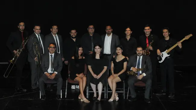 Enla Explanada del Edificio Central será la presentación de Ritmo Café Orquesta este martes 7 de mayo 2024.
