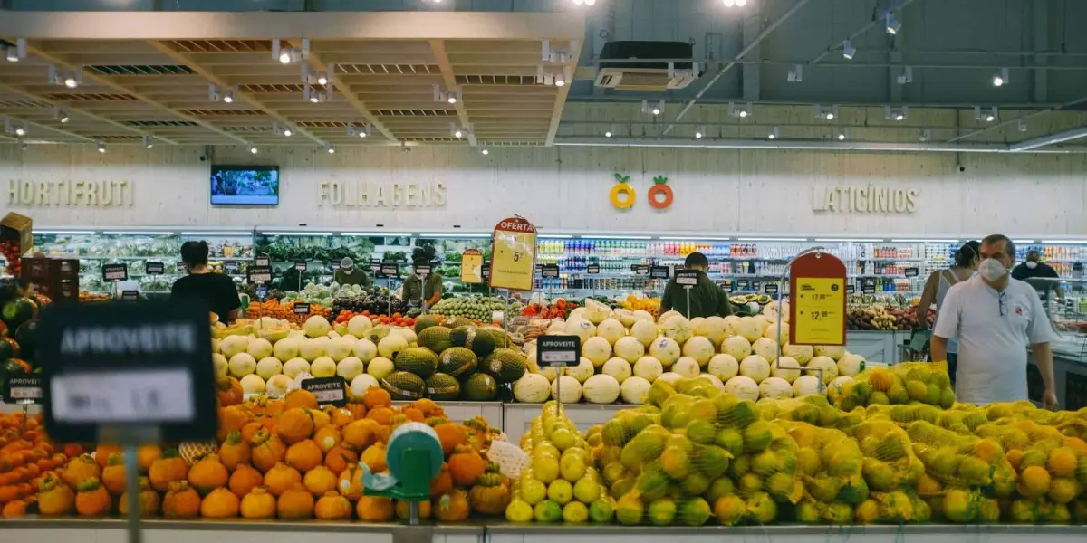 La Comer anuncia la lista de ofertas que tendrá para el Miércoles de Plaza, entre las que está la sandía. Foto: Unplash