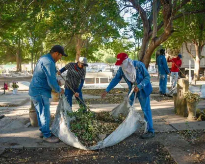 Avanzan trabajos de limpieza en panteones de Ahome para recibir visitas este 10 de mayo