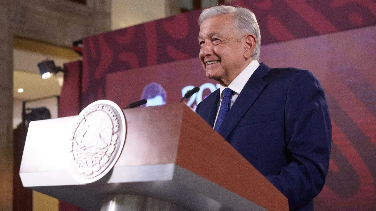 AMLO anuncia que se encontró en Veracruz un yacimiento enorme de gas y petróleo.