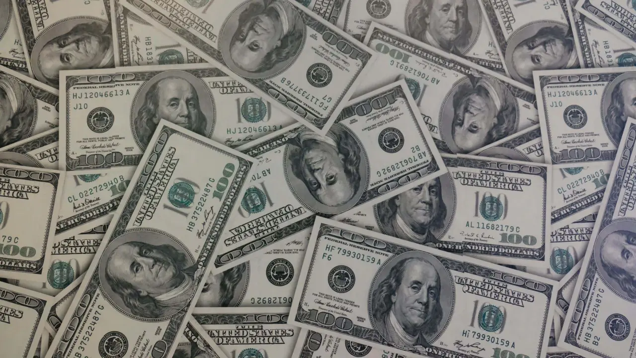 Precio del dólar hoy 9 de mayo está en 16.90.