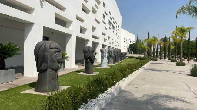 Esculturas que puedes encontrar en CCU BUAP. Foto Ricardo Herrera