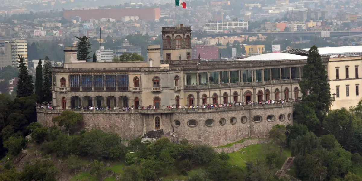 Visitas guiadas en el Castillo de Chapultepec. Foto Wikipedia