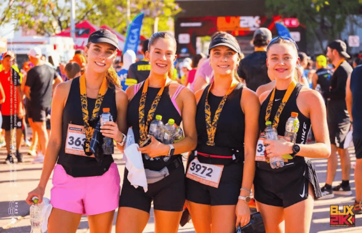 Participantes del medio maratón BJX celebrado en León. Foto @bjxmediomaraton