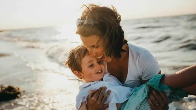 Desea un feliz Día de las Madres este 2024, con estos mensajes a tus primas. Foto: Freepik