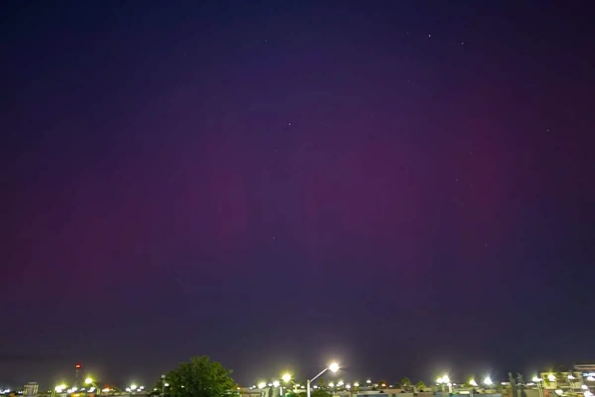 No es nada habitual ver auroras boreales en Sinaloa ni en México. Foto: X @JuumAnArce