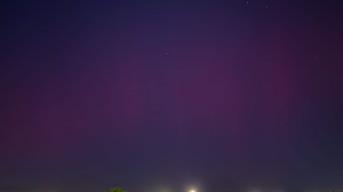 Los Mochis: aurora boreal colorea el cielo nocturno al norte de Sinaloa