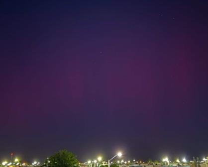 Los Mochis: aurora boreal colorea el cielo nocturno al norte de Sinaloa