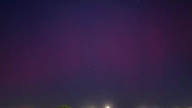 No es nada habitual ver auroras boreales en Sinaloa ni en México. Foto: X @JuumAnArce