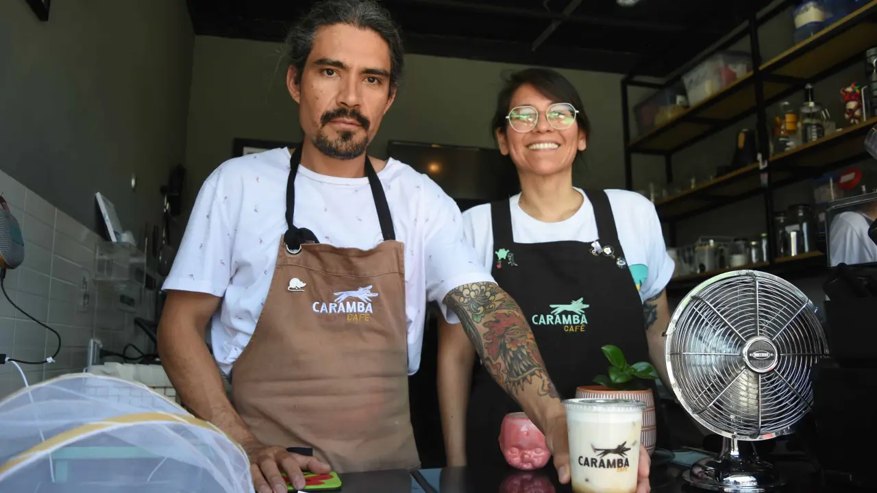 En Café Caramba Ana Cristina y Nacho te reciben para consentirte con un buen café. Foto: Lino Ceballos.