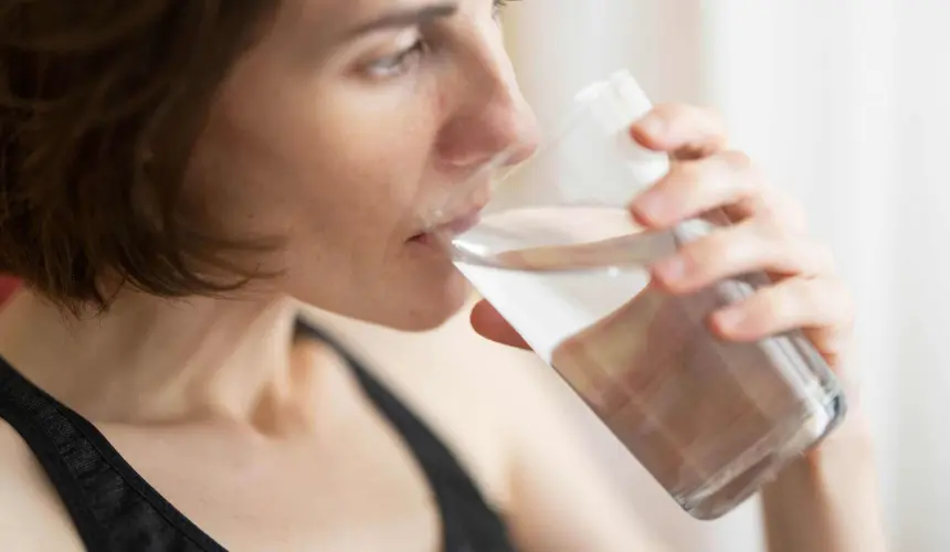 Secretaría de Salud. Lo que sí debes hacer para evitar un golpe de calor. Foto: engin akyurt