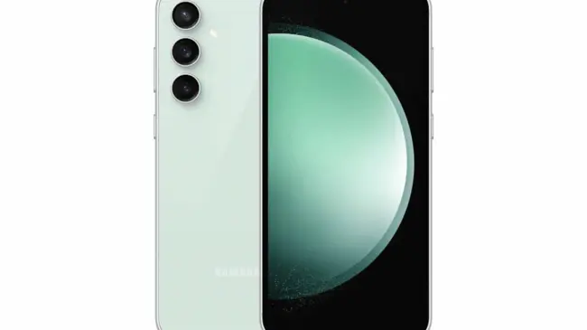 El Samsung Galaxy S23 FE trae altavoces estéreo y es resistente al agua. Foto: Cortesía
