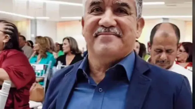 El profesor Bernardo Bastidas Hernández fue galardonado con la presea “Ignacio Manuel Altamirano”.
