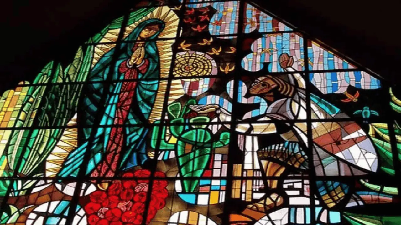 El arte vivo de los vitrales de La Lomita