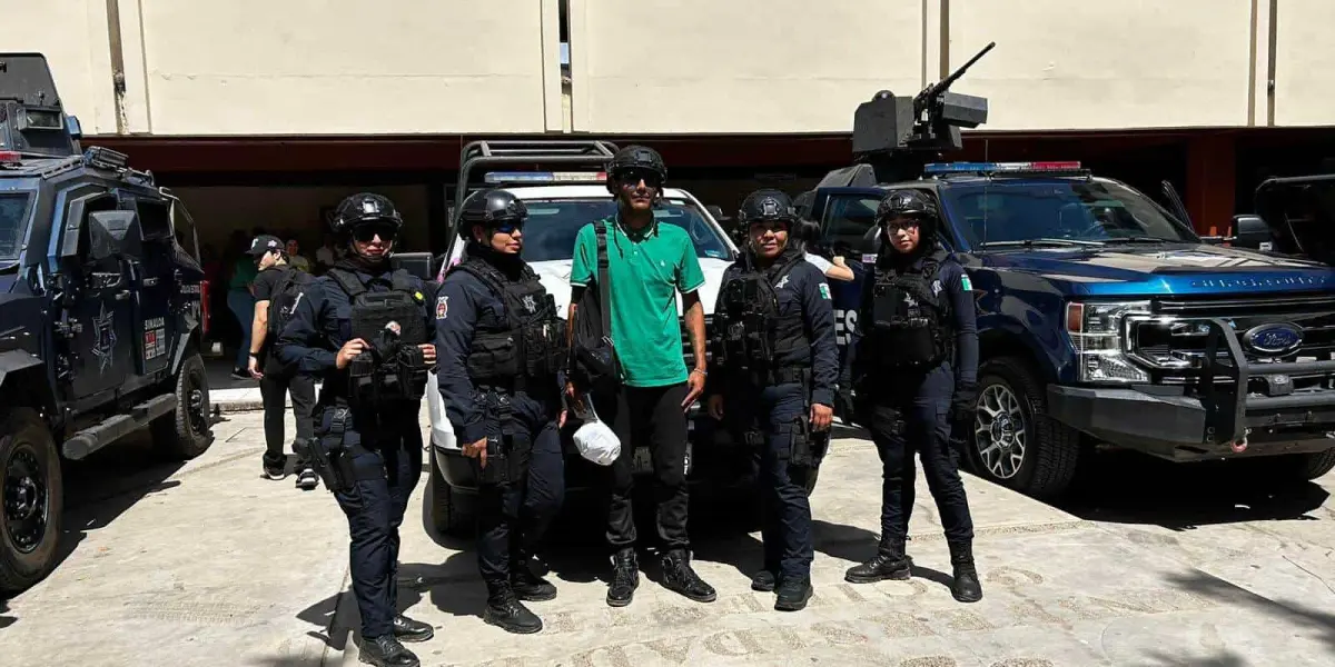 Policías de Culiacán conviviendo con la ciudadanía. Foto Construyendo Paz