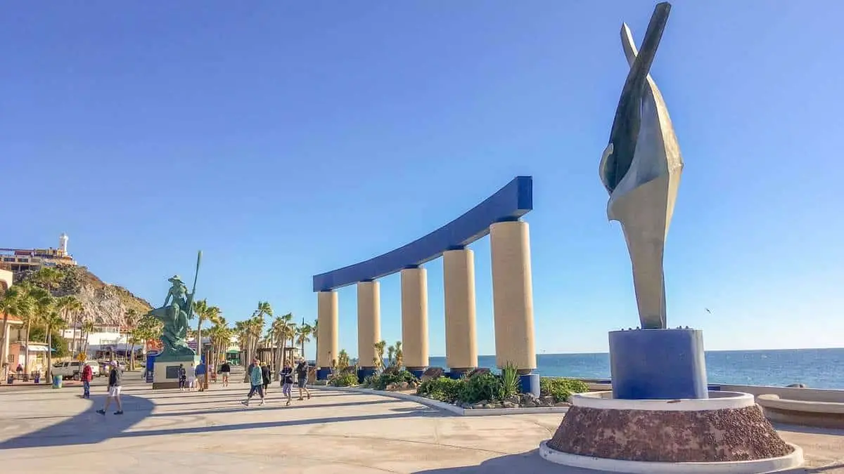 Disfruta de la tarde en el Malecón de Puerto Peñasco, Sonora. Foto El Souvenir