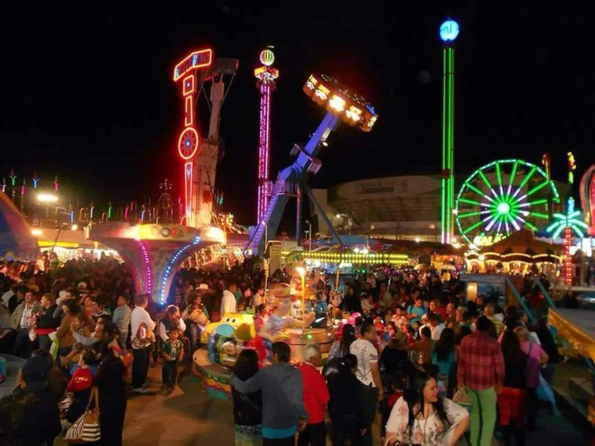 La Feria San Juan del Río 2024, en Querétaro, ofrece una gran variedad de actividades, desde conciertos, juegos mecánicos y más. Foto: Cortesía
