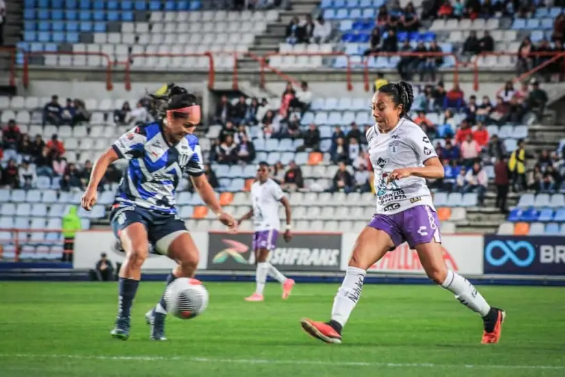 Se juega el partido de vuelta entre Pachuca y Rayadas por un ligar en la final femenil | Imgen:@TuzosPachucaFemenil 