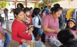 Facilitan ropa a jornaleros del campo en Navolato con emotivo programa “vistiendo tu comunidad”