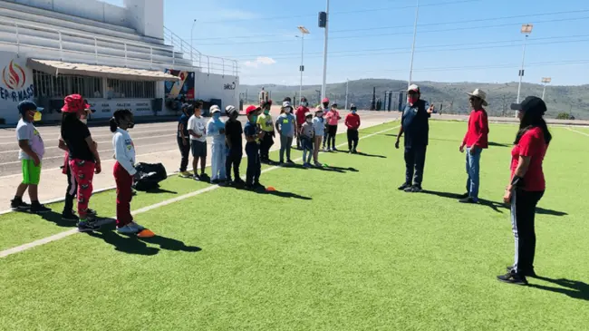 Los niños practicarán futbol, voleibol y visitarán museos. Foto Momento Diario