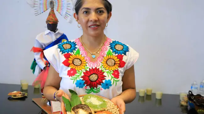 A comer se ha dicho en el Festival del Tlayoyo en Teziutlán. Foto Gobierno de Puebla