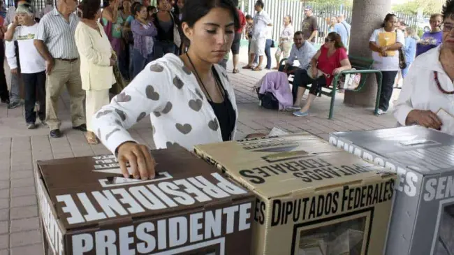 Jóvenes mexicanos llegó el momento de votar. Foto IBERO