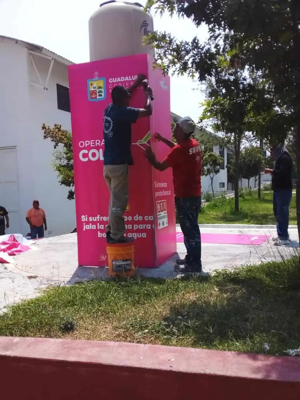 Instalación de regaderas emergentes en Guadalupe, Nuevo León