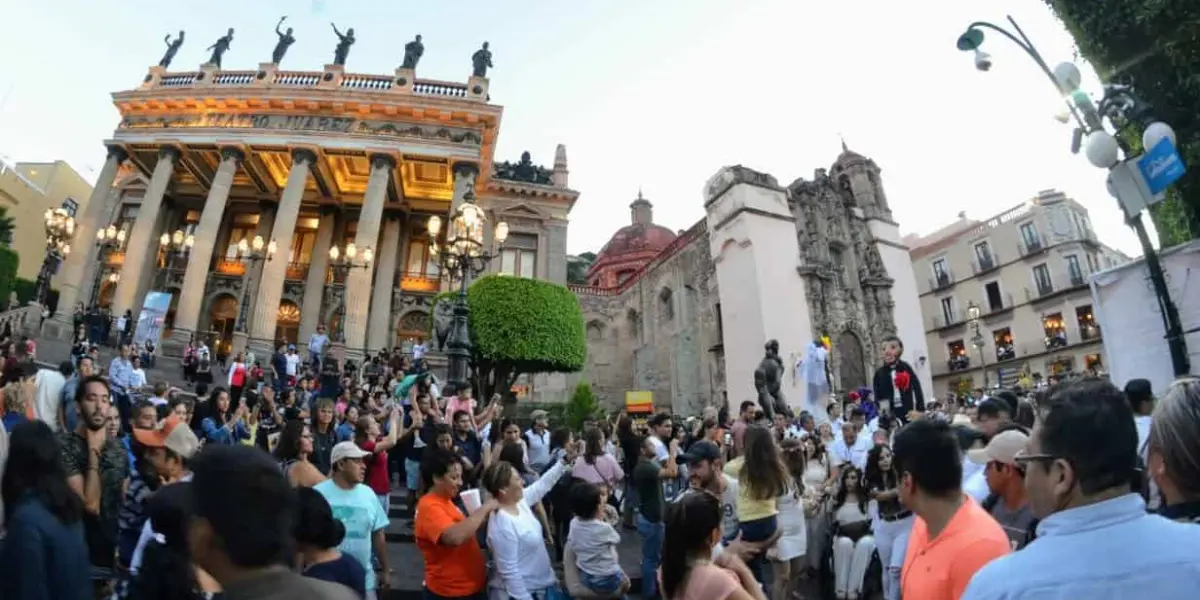 Turistas en Guanajuato. Foto El Informador del Rincón