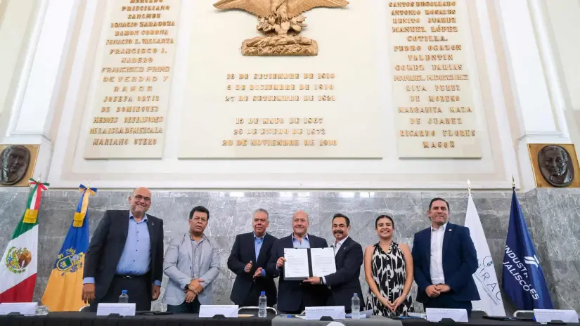 Equipo de CANIRACV de Jalisco. Foto: Cortesía