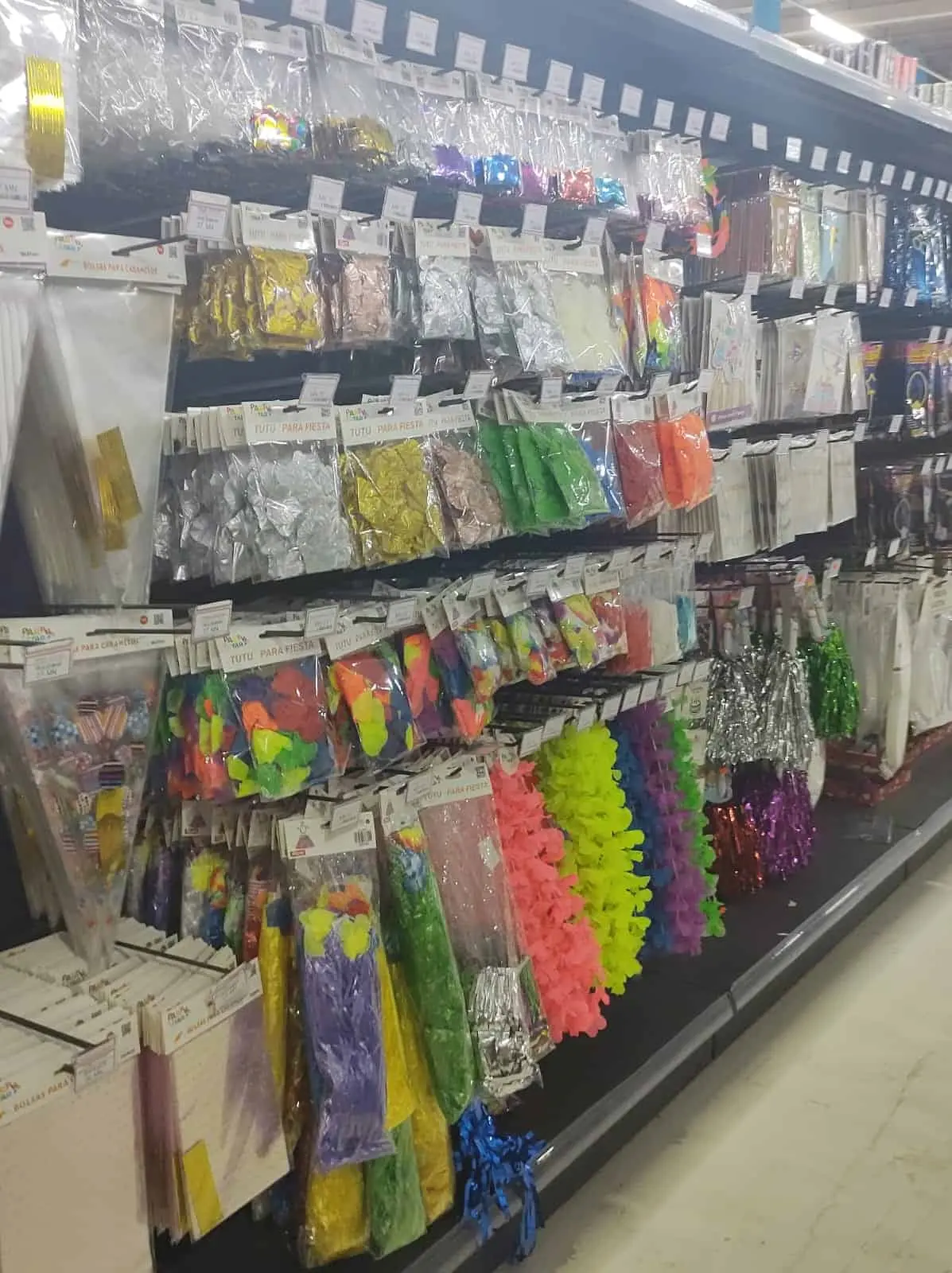 Artículos para fiesta en Mega Oriental Culiacán. 