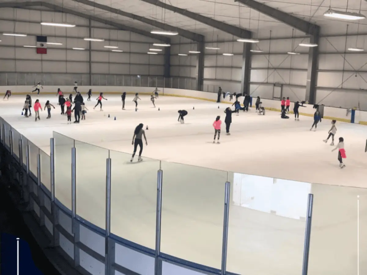 La mejor pista de hielo en Metepec está en Winter Sports Center. Foto FB WSC
