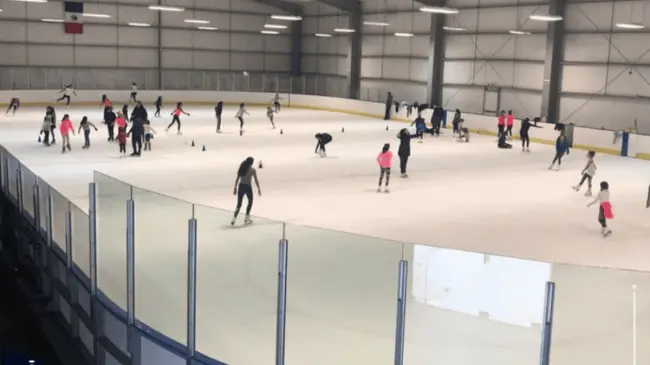 La mejor pista de hielo en Metepec está en Winter Sports Center. Foto FB WSC