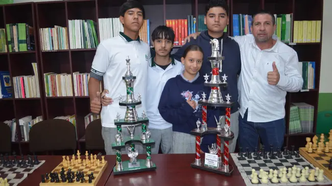 Estudiantes de COBAES 24 se coronan campeón en los Juegos Deportivos Estatales gracias a su estrategia y dedicación. Foto: Juan Madrigal