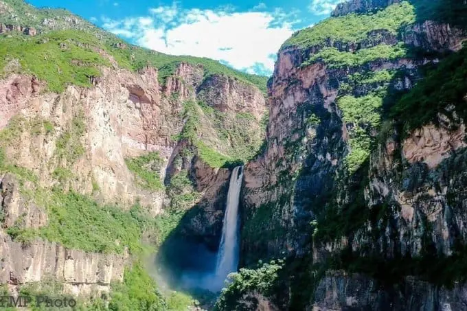 Cascada sobre el río Tayoltita, que al entrar a Sinaloa es el Río Piaxtla. Sierraríos.org