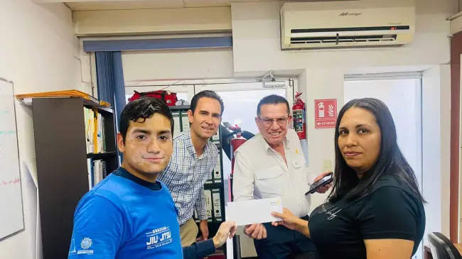 15 niños, niñas y jóvenes de la Malala Academia IAP Buenos Aires fueron agraciados con becas otorgadas por el Club Rotario Culiacán Oriente.