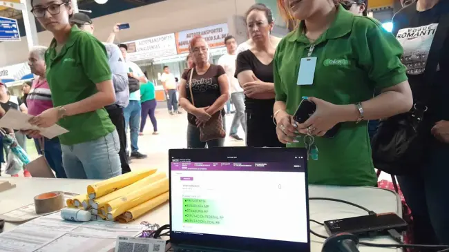 Momento cero de la votación en la casilla especial de la Central de Autobuses de Culiacán
