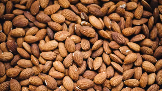 Las almendras son uno de los frutos más consumidos. Foto: Unsplash