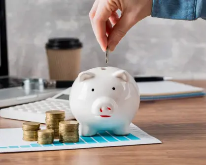 Cursos de educación financiera gratis; aprende sobre ahorro, inversiones y más