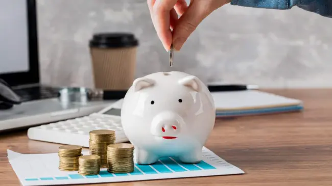 Existen herramientas para aprender sobre educación financiera sin gastar. Foto: Freepik