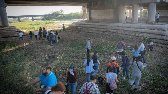 Realizan jornada de limpieza en el Río Culiacán.