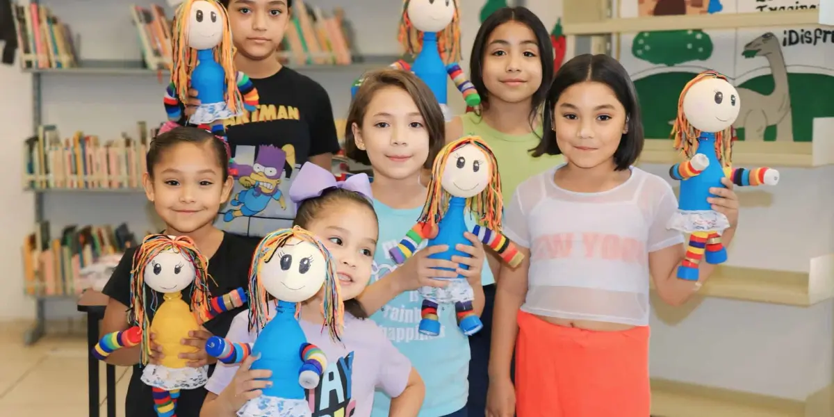 Los niños y niñas disfrutaron de inicio a fin la experiencia de transformar desechos en sonrisas en el taller de reciclaje en la Biblioteca “Pirámide Cultural” en el Parque Culiacán 87.