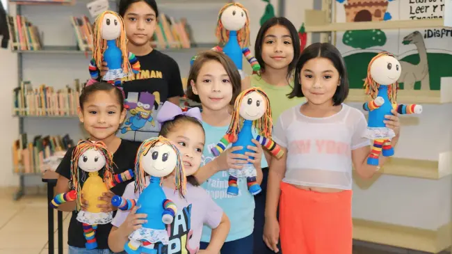 Los niños y niñas disfrutaron de inicio a fin la experiencia de transformar desechos en sonrisas en el taller de reciclaje en la Biblioteca “Pirámide Cultural” en el Parque Culiacán 87.