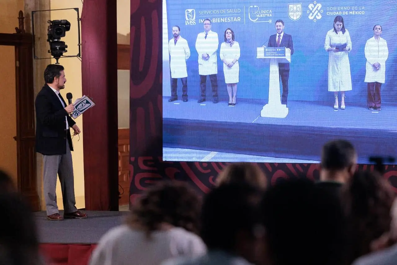 Zoe Robledo, director del IMSS.
