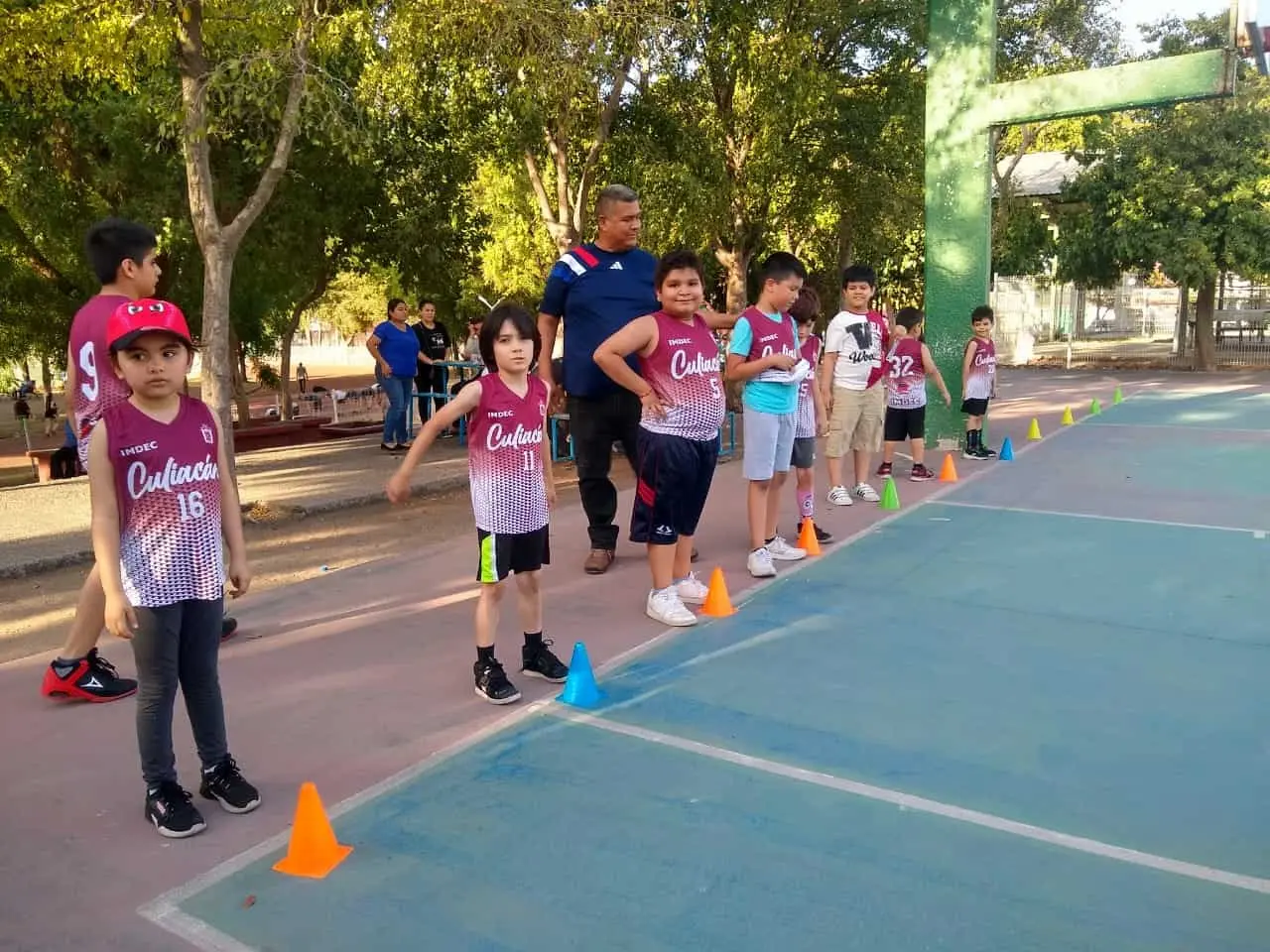 La academia Shohoku Penguins, fomenta la inclusión y el desarrollo a través del basquetbol en niños y niñas con autismo en Culiacán