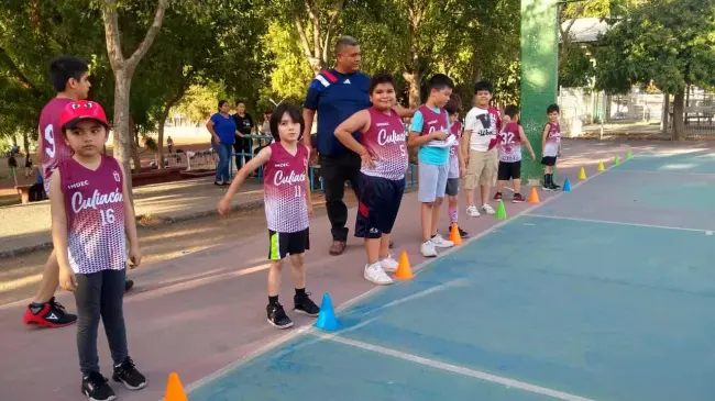 La academia Shohoku Penguins, fomenta la inclusión y el desarrollo a través del basquetbol en niños y niñas con autismo en Culiacán