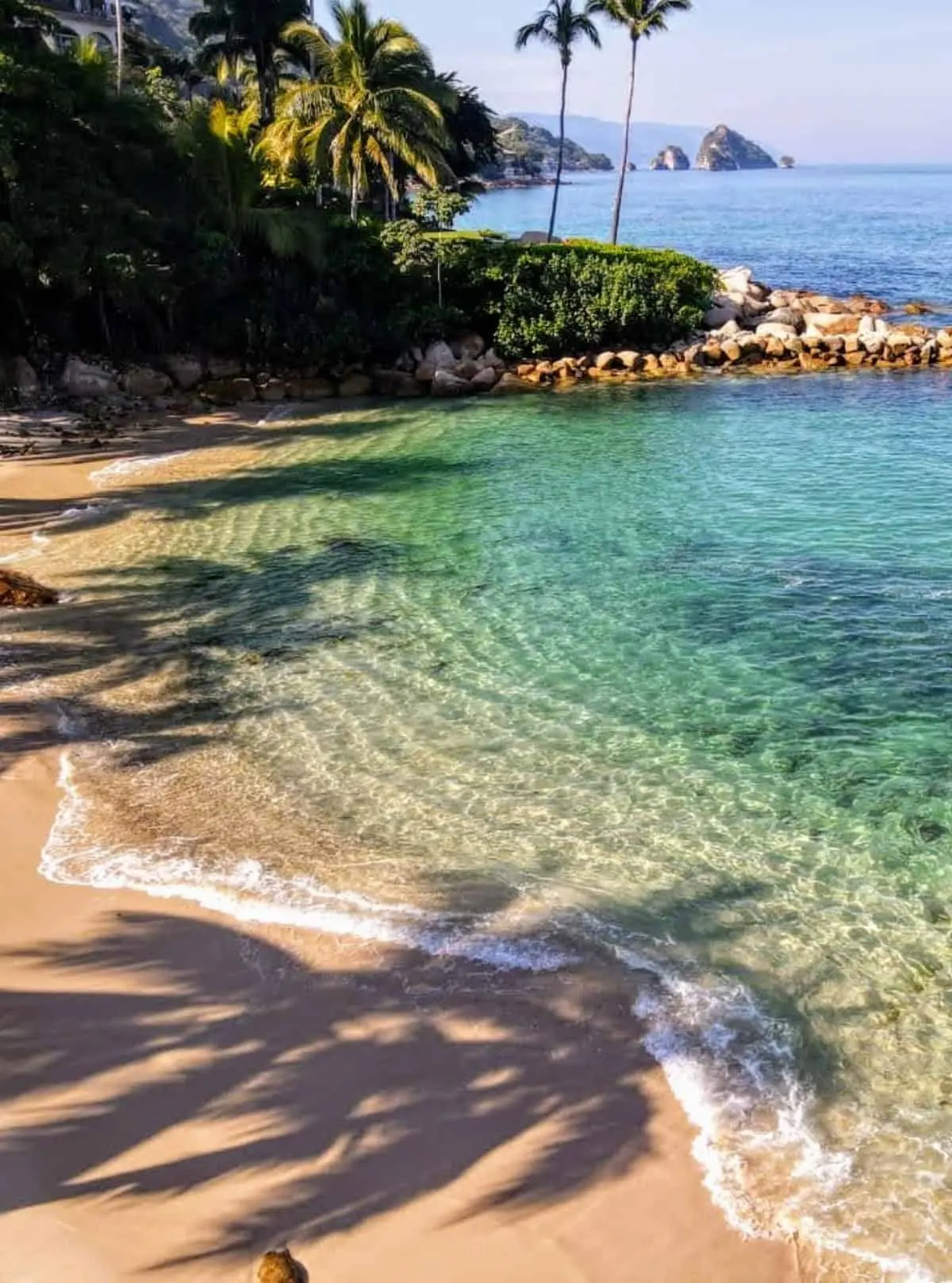 ¿Cómo llegar a Playa Esmeralda desde Puerto Vallarta?