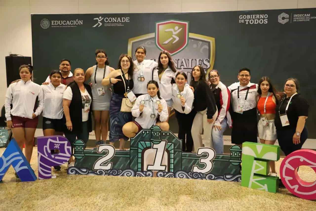 Sinaloa.- Ganadores en levantamiento de Pesas.