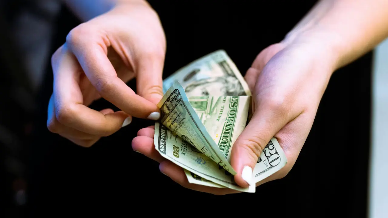 Así amaneció el precio del dólar hoy 11 de junio 2024.