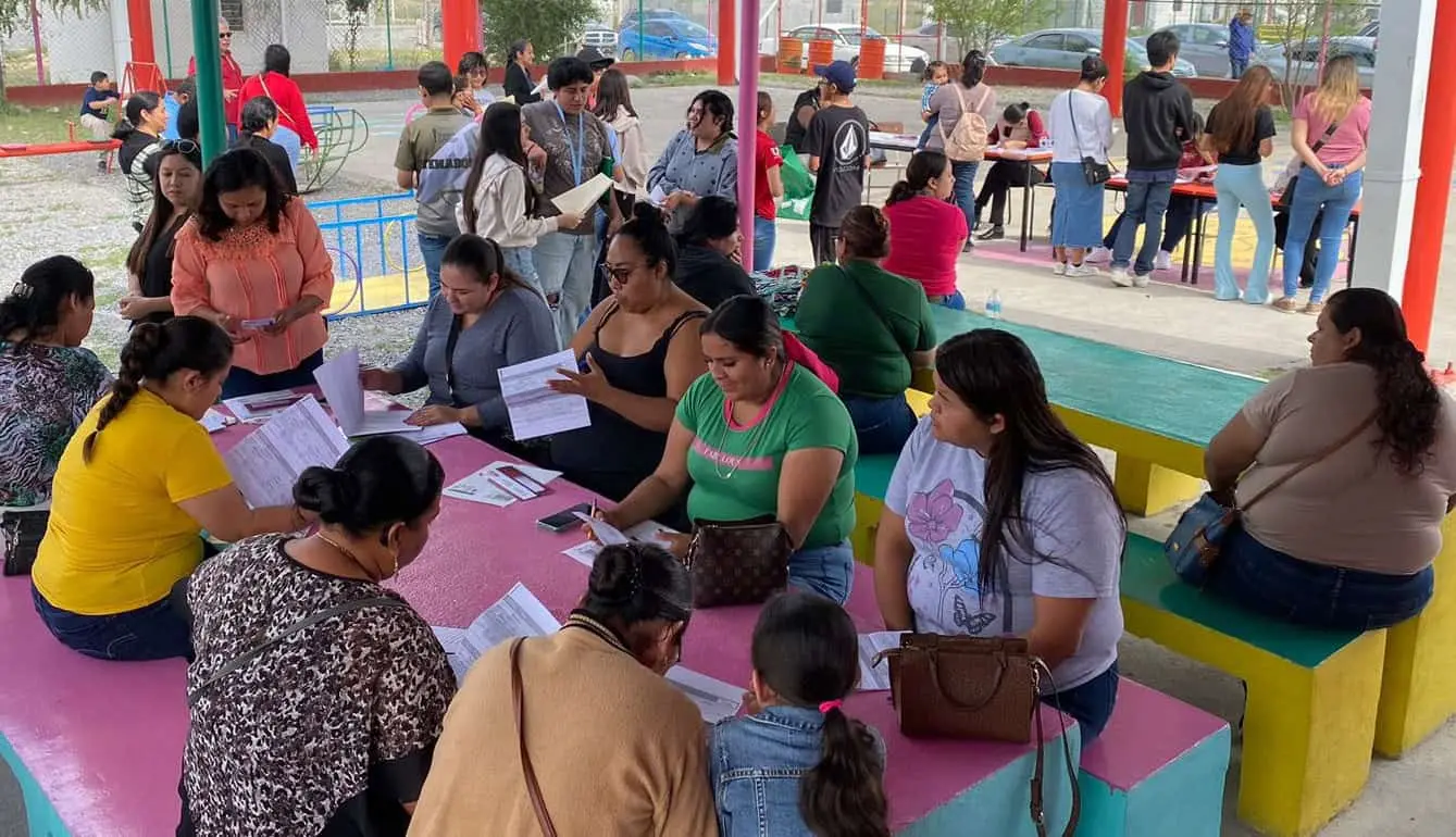 En junio se reanudó la entrega de tarjetas de la Beca Benito Juárez. Foto: Cortesía