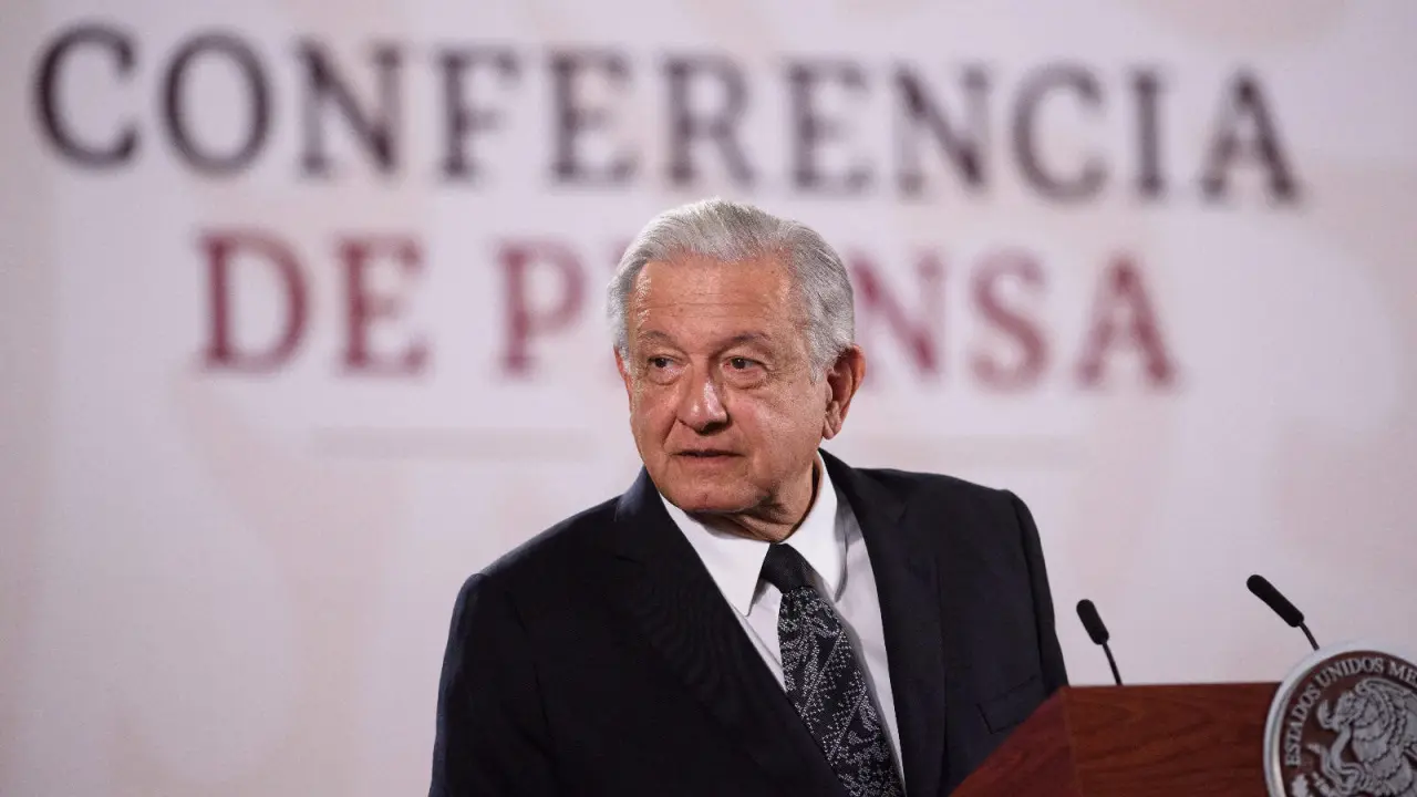 AMLO.